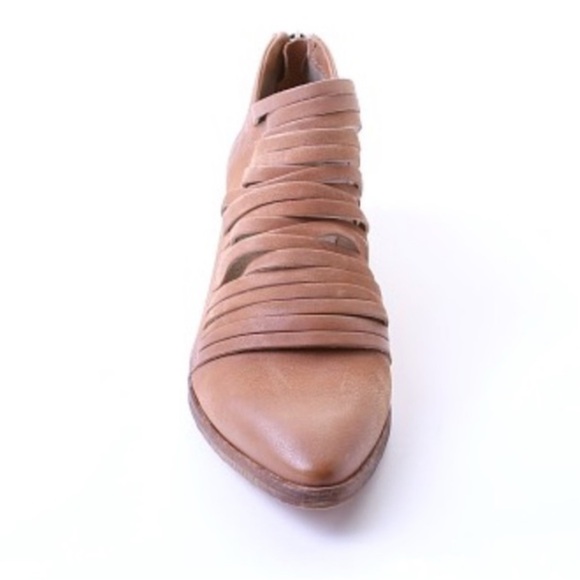 NEW in box Woman’s Free People Lost Valley Distressed Zipper Back Boots Size 39 - Picture 3 of 10